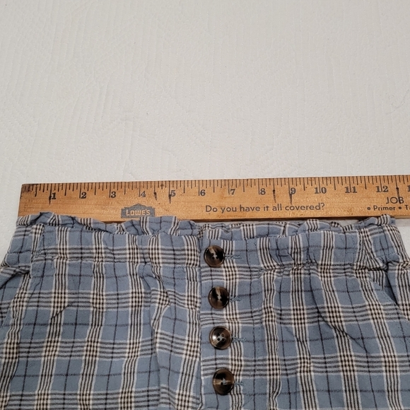 Sky and Sparrow plaid cropped pants. - Picture 9 of 9